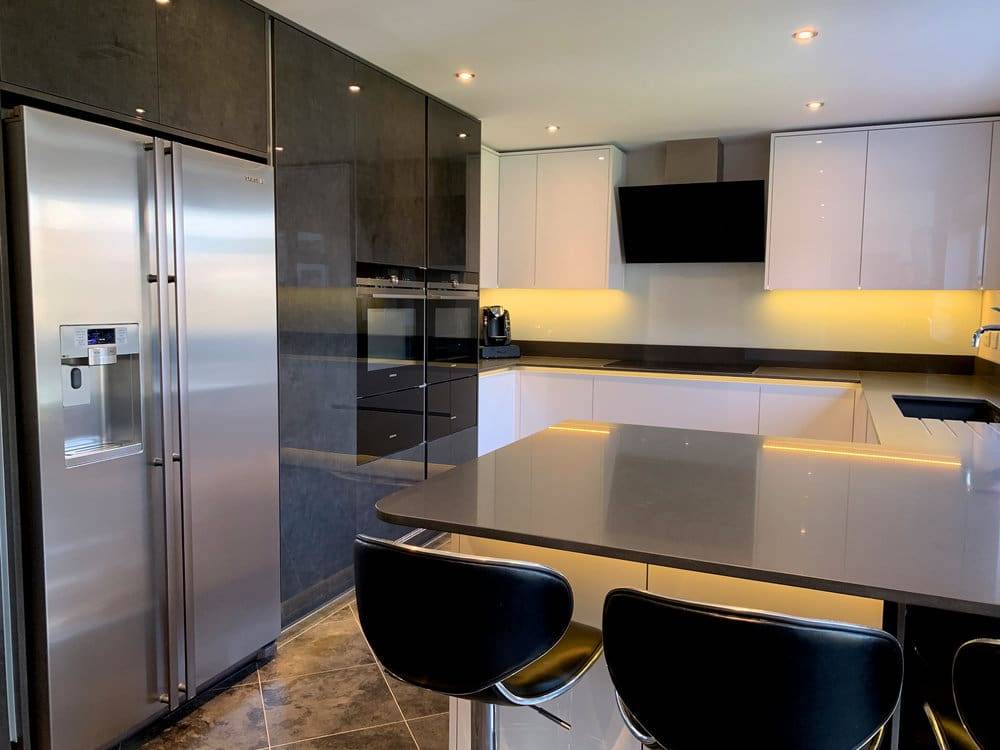 Featurepackedcontemporarykitcheneggermonochrome1376 | Utopia Kitchens, Crowthorne