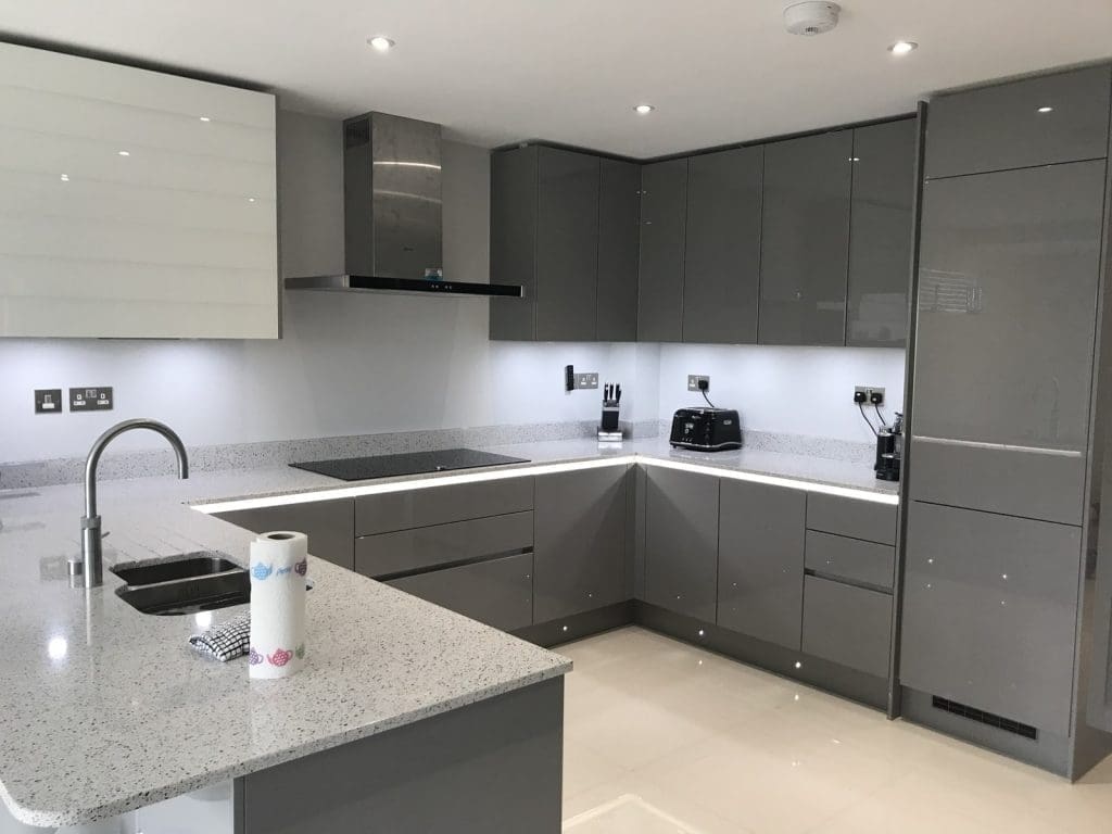 Gloss Lacquer Handleless Kitchen 4 | Swans of Gravesend, Kent